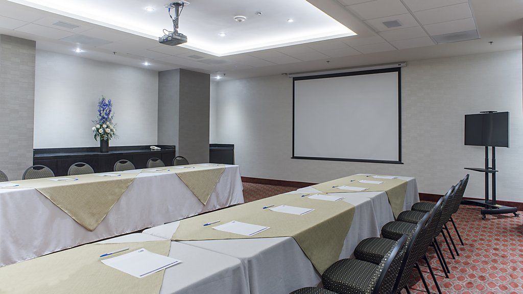 Hotel Express & Juventud By Ihg 3*
