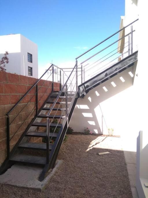 Departamento Empresarial Cerca De Zona Industrial Apartment *