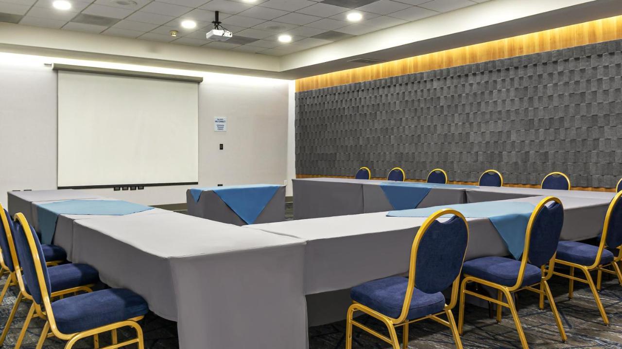 Express By Ihg 4* Chihuahua