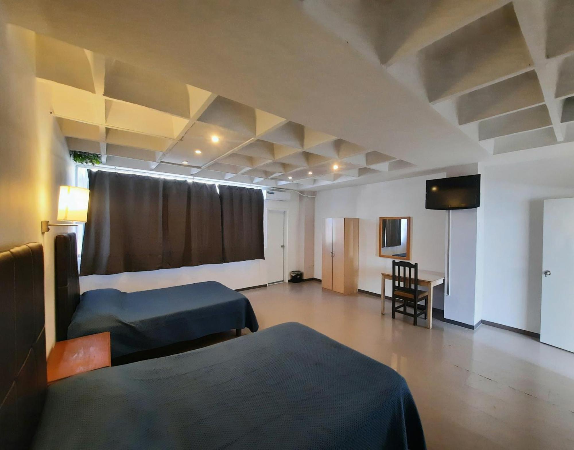 Hotel Allende 104 2*