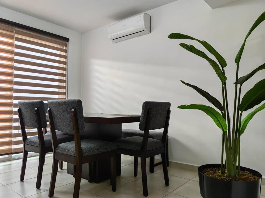 Casa Zona Cantera Fraccionamiento Monticello Сasa de vacaciones Chihuahua